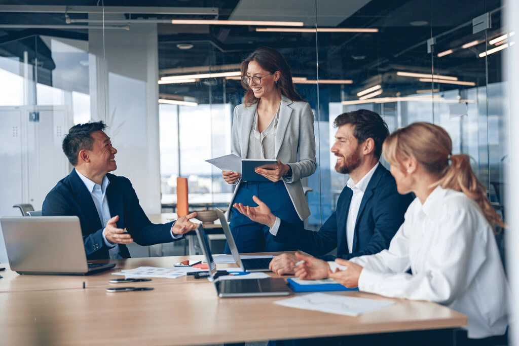 Business Meeting zwischen Führungskräften im Change Management